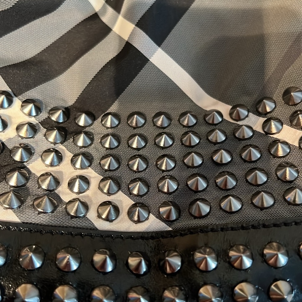 BURBERRY
Beat Check Nylon Studded Hobo Bag - Picture 11 of 12